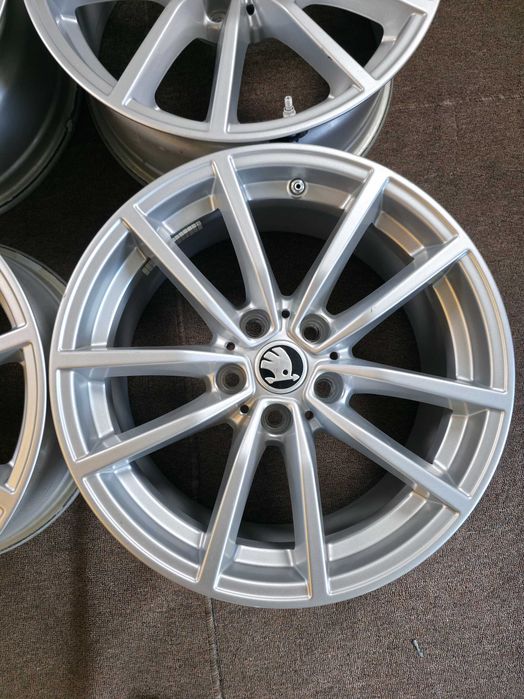 4 Jante Aliaj 5x112 17'' OE VW Golf Passat Touran Sharan Caddy Tiguan T-Roc / Skoda Octavia Superb Karoq Kodiaq 7.5J ET 30 CA NOI !