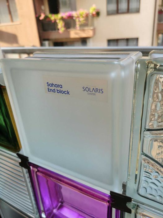 Стъклени тухли различни видове