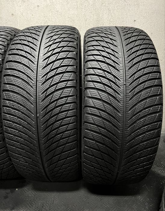 245/45/18 MICHELIN