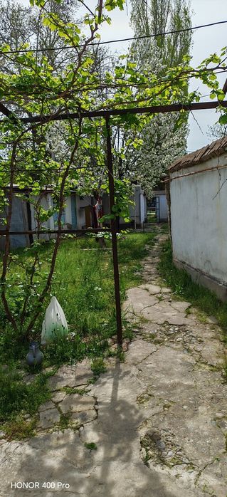 Qibray markazida 4.7 sotixli hovli sotiladi 1 liniya