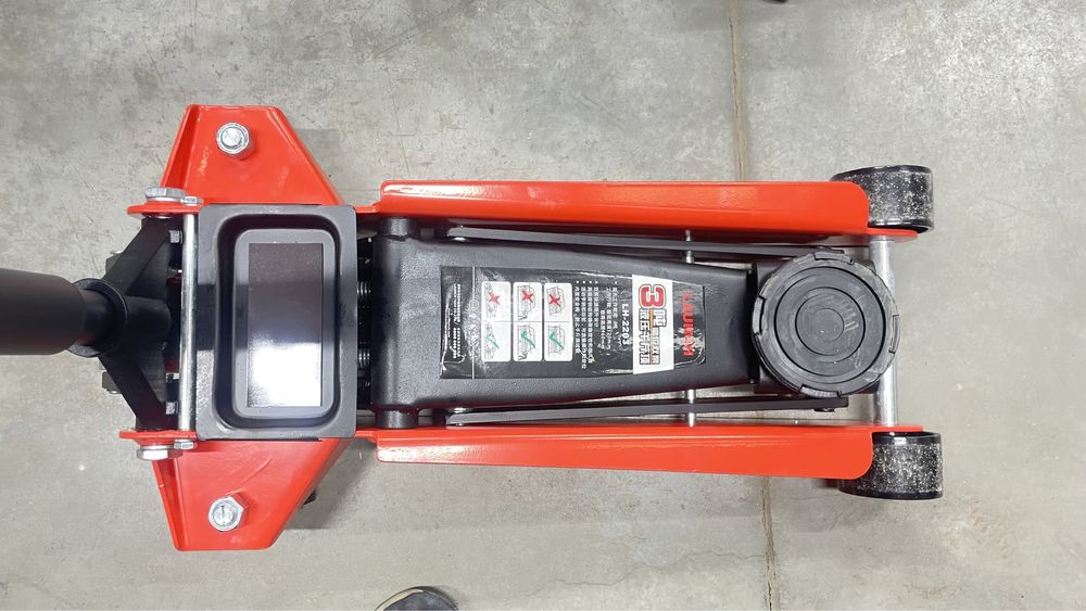 Домкрат 3 тон  Launch  Tech  SATA