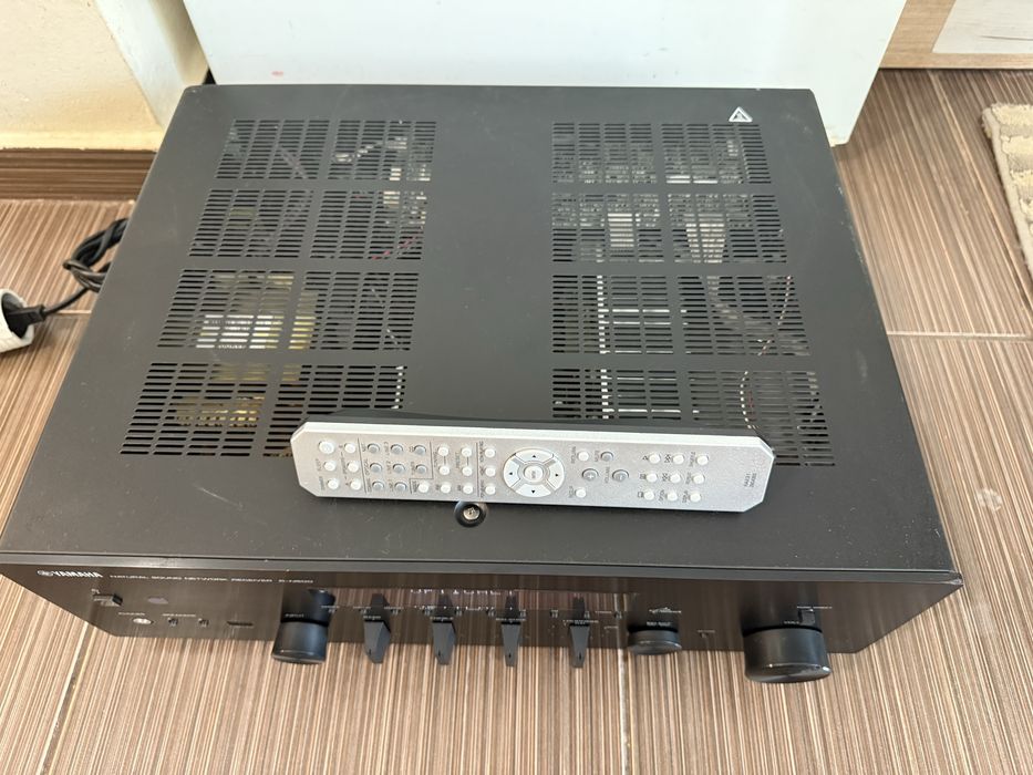 Yamaha R-N500 Стерео