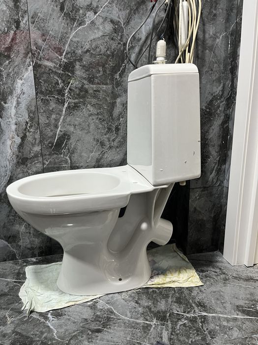 Продам унитаз в сборе