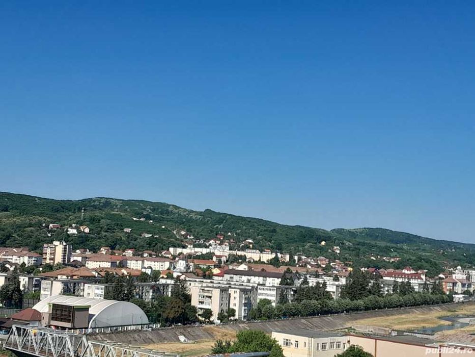 Schimb (vând) apartament 4 cam Rm. Vâlcea cu 2 camere București