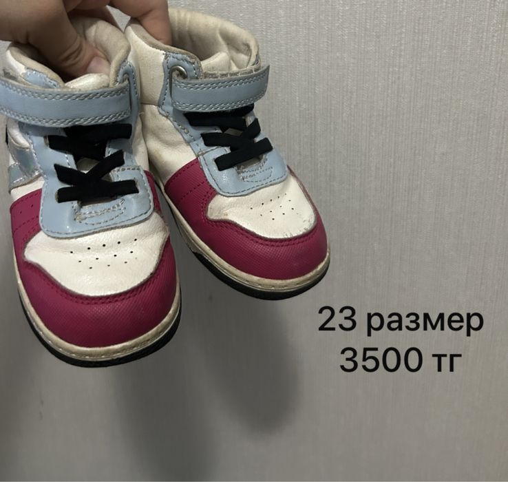 Продам ботинки для девочек