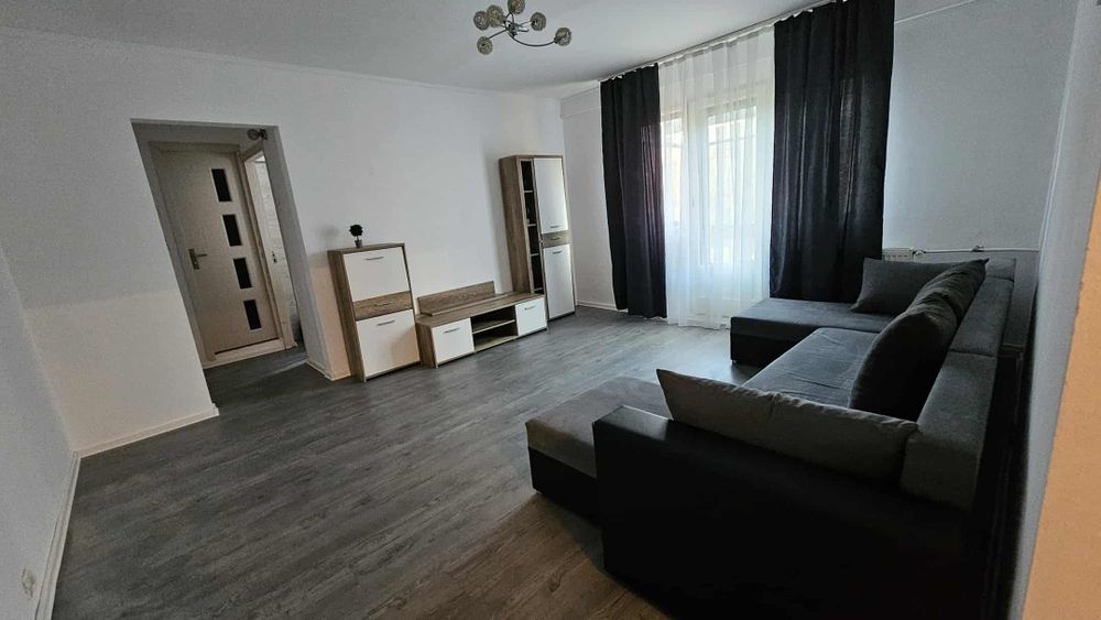 Închiriez apartament în Rogerius