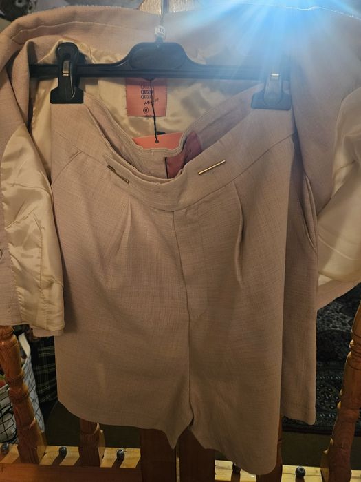 Нов дамски комплект с къси панталонки