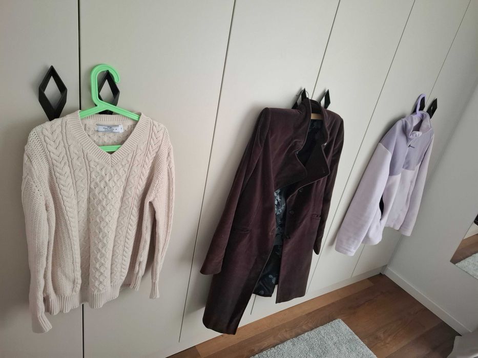 Trenci ,bluză marimea S cea mov cadou