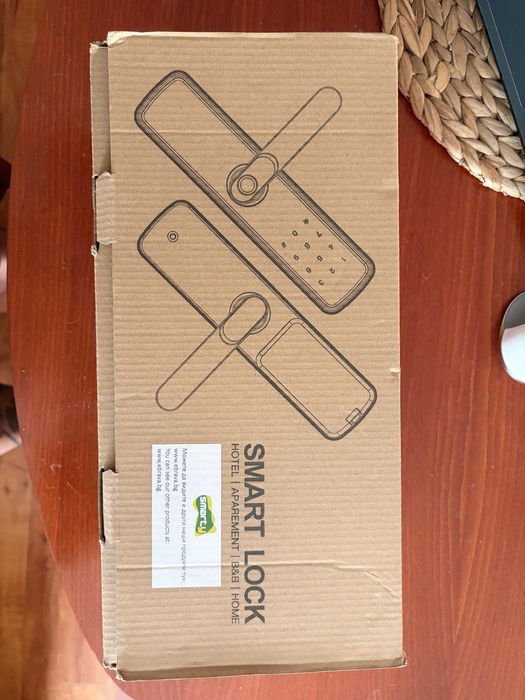 Умна брава за врата / Smarty Home - чисто нова!