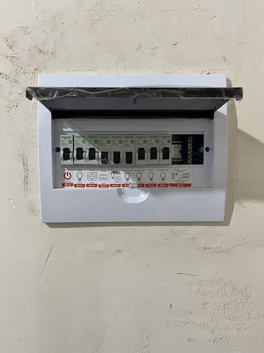 Электрик.  Услуги от частного мастера.