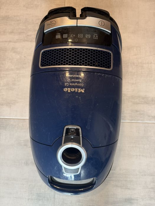 Прахосмукачка Miele Complete C3