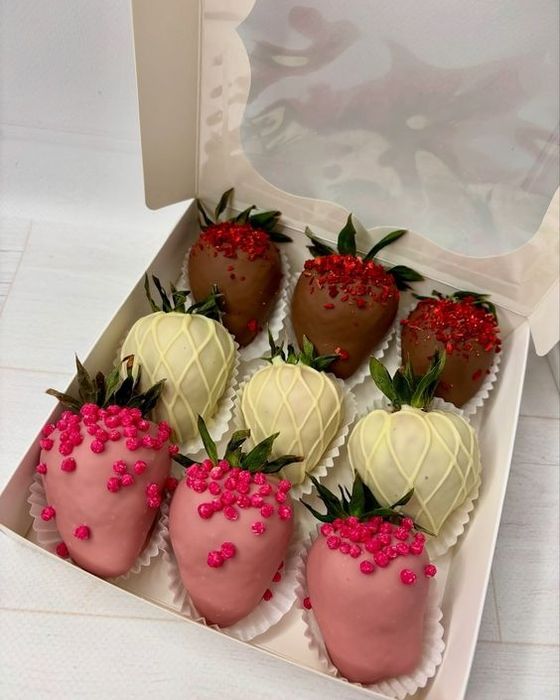 Клубника в шоколаде Банан в шоколаде