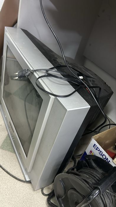 Продам телевизор