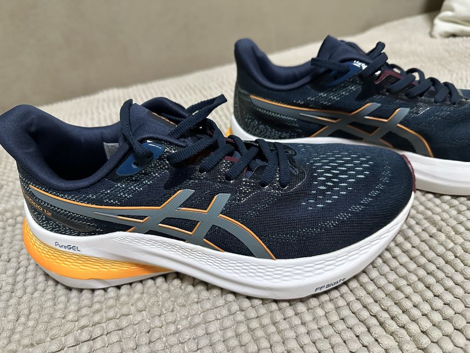 Мужские кроссовки 2 пары