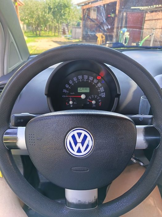 Volkswagen  NewBeetle