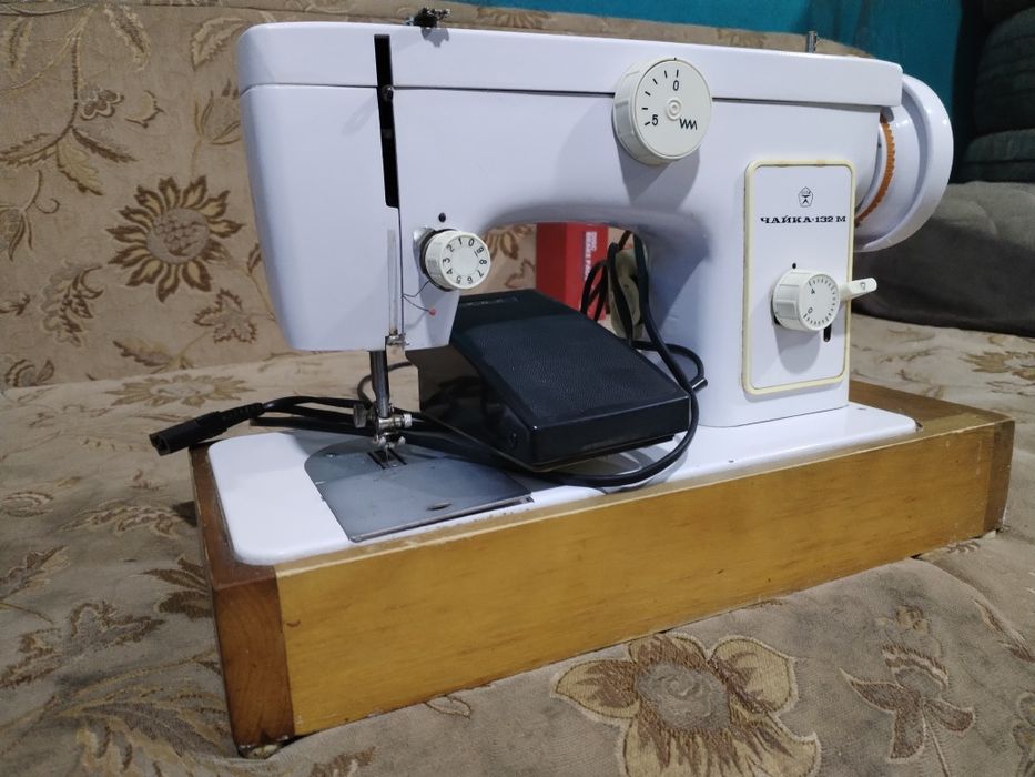 Продам швейную машинку
