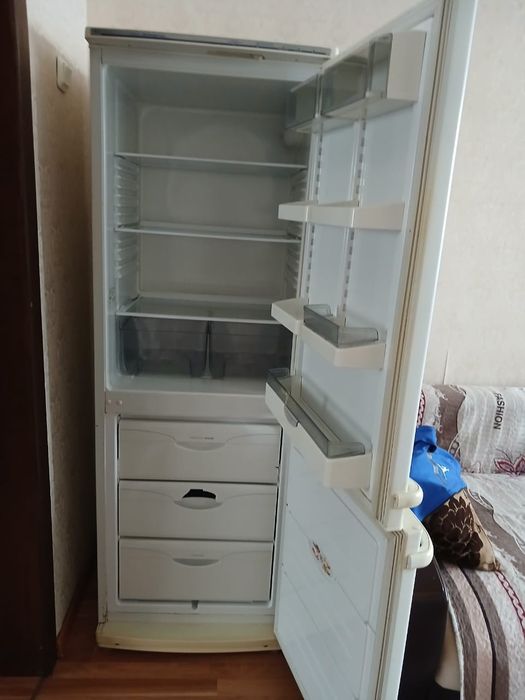 Продам Холодильник б/у