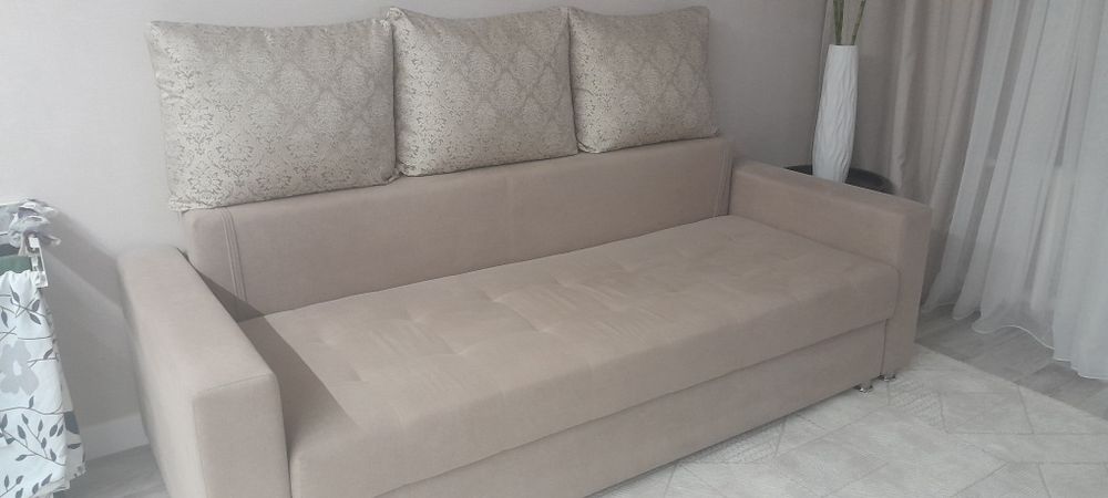 Диван./Палас./Вешалка