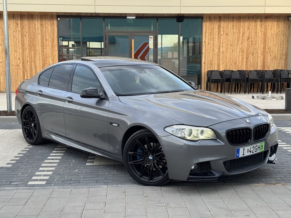 BMW 520d 2011 M pachet Trapa Navi mare Automat