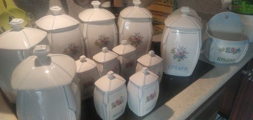 Порцеланови буркани за подправки