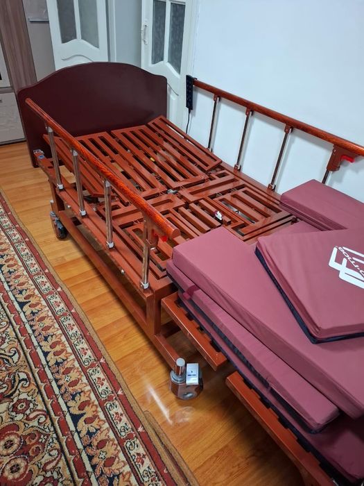 Медицинская кровать