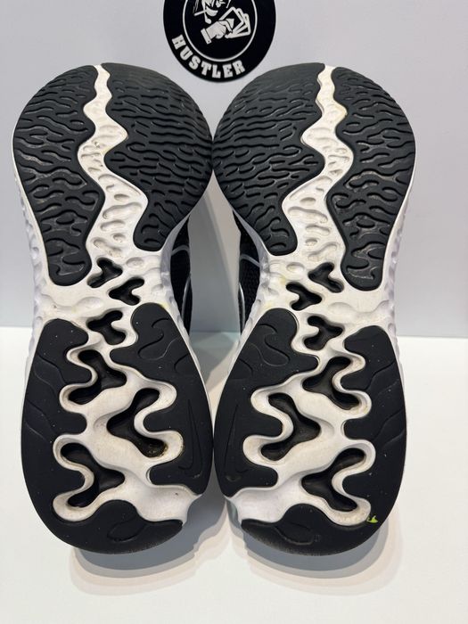 Маратонки NIKE RENEW . Номер 45.5