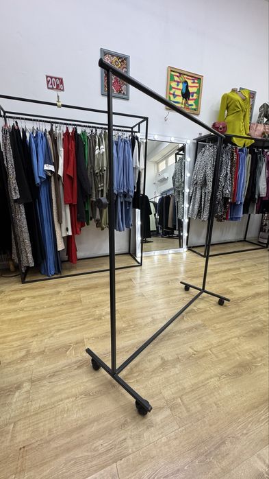 Стойка для одежды