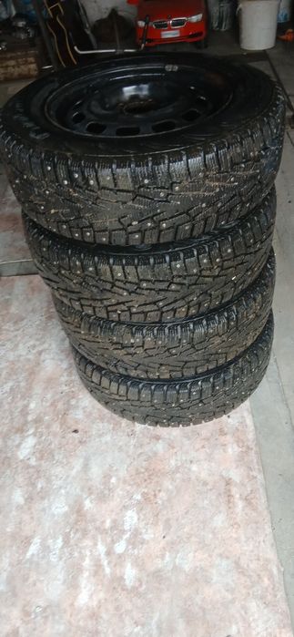 Продам зимнюю резину с дисками