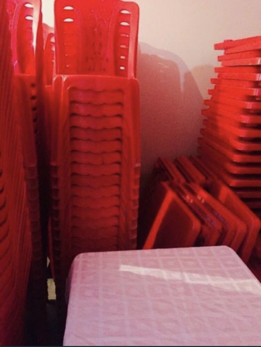 Plasmassa stol stullar sotiladi