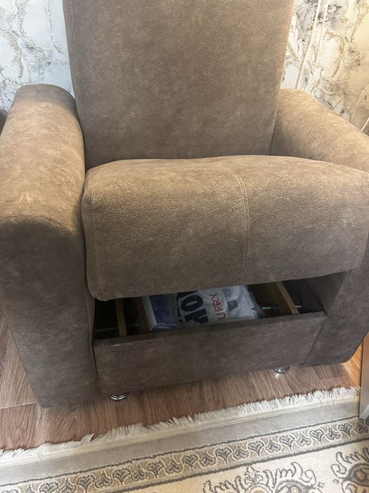 Продается диван в хорошем состлянии