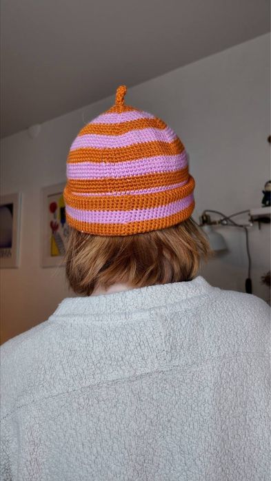 Шапка петелька ручной вязки