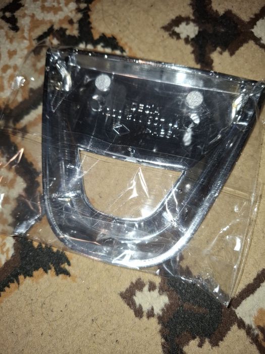 Предна емблема за дачия дъстер,логан и др.13.5 на 12см