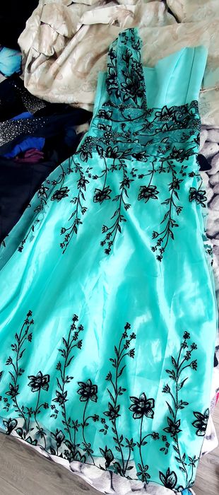 Lot rochii si bluze elegante (27 buc), marimea S