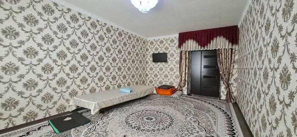 3 хоналик квартира 2 кават кирпичный дом, 7 микр, военгородок