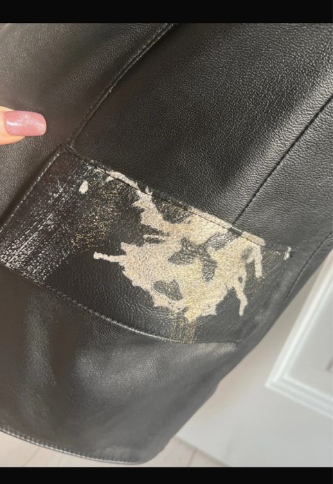 Geaca piele cu detalii aurii cu sclipici