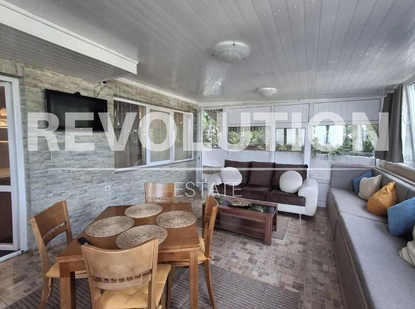 Дава се под наем Тристаен апартамент в Варна, Базар Левски - 130 кв.м за 800 € - Снимка #7