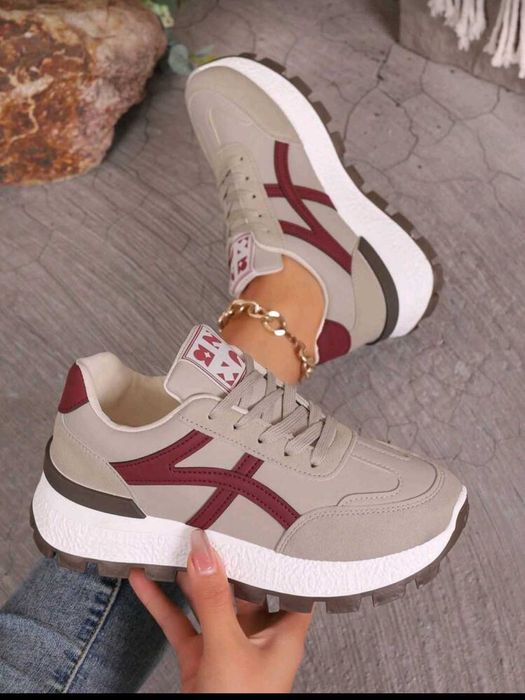 Дамски модели спортни обувки