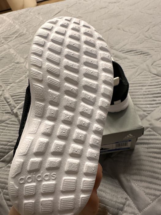 Продам детские адидас