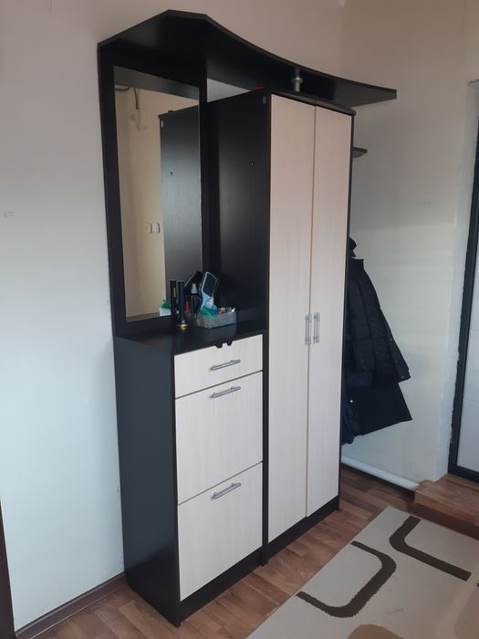 Шкаф в прихожую.