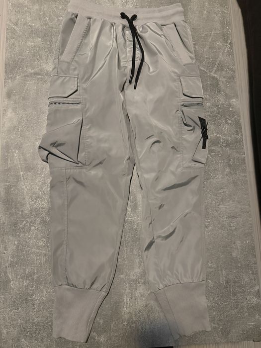 Продавам панталони