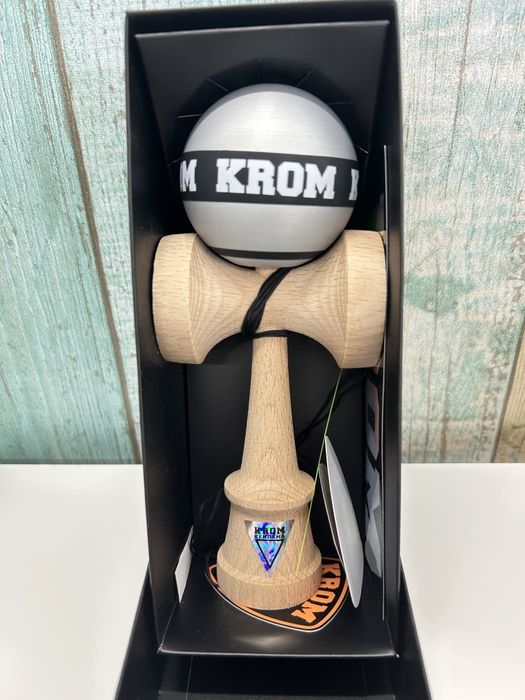 Caut tama krom strogo