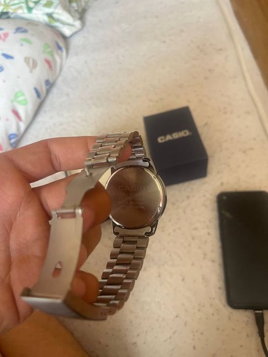Продам часы "CASIO"