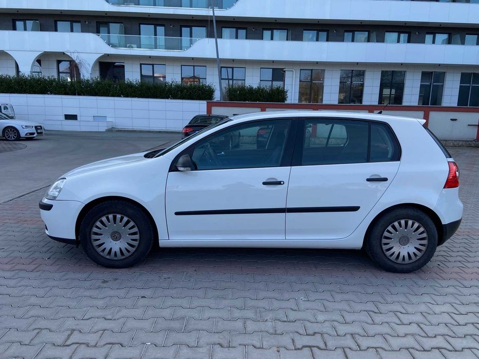 VW Golf 5 - an 2009 - unic proprietar - dublu climatronic -  160.035 km - 4000 euro