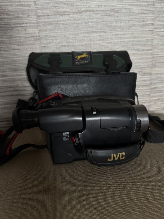 Камера JVC compact