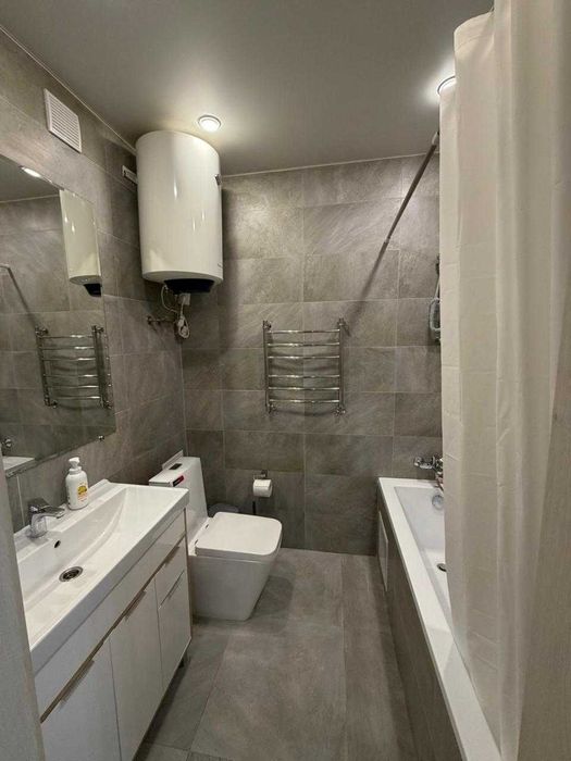 Продам евро 2-ку в центре