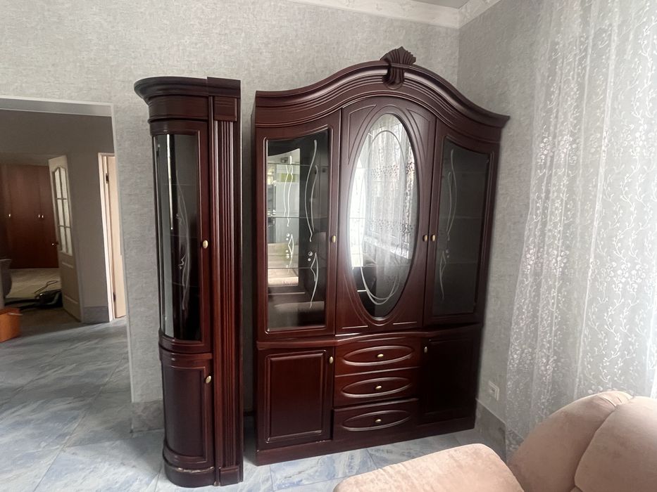 продам серван с тумбой под тв