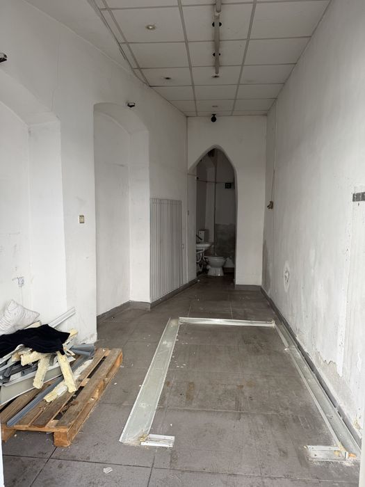 Inchiriez spatiu comercial central langa teatru