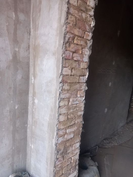 Uy sotiladi yer maydoni 4 sotix