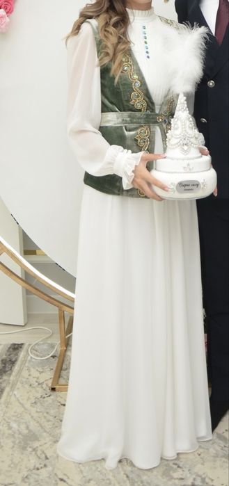 Продам платье на сырға салу