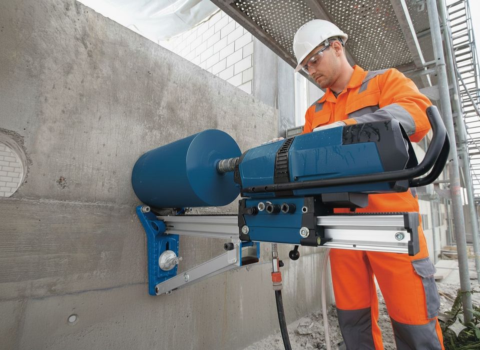 алмазное бурение бетона и кирпича.Almaz burda devor teshamiz